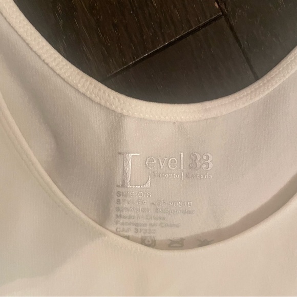 Level 33 long white tank - Picture 2 of 2